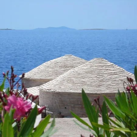 Pod Borom * Sveta Nedelja (Hvar)