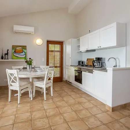 Pod Borom Sveta Nedelja (Hvar)