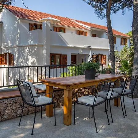 Pod Borom * Sveta Nedelja (Hvar)