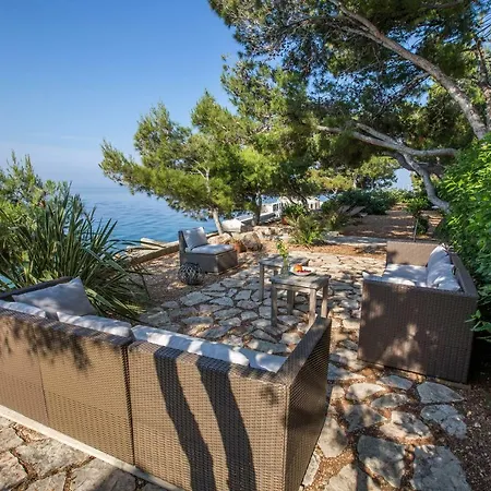 Pod Borom * Sveta Nedelja (Hvar)