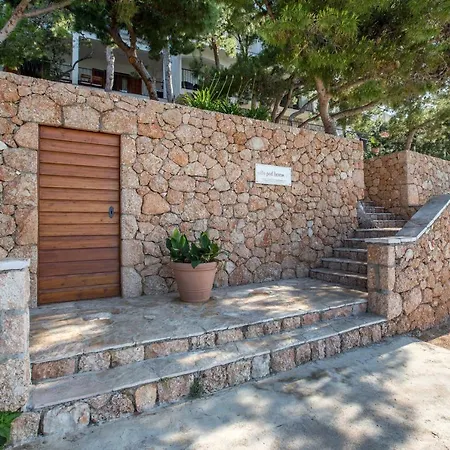 Pod Borom * Sveta Nedelja (Hvar)