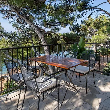 Pod Borom * Sveta Nedelja (Hvar)